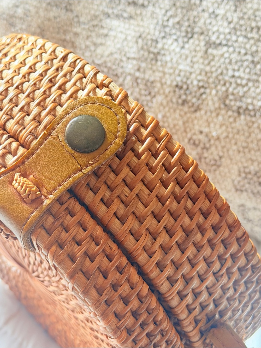 Round Rattan Crossbody Bag - Picture 5 of 8